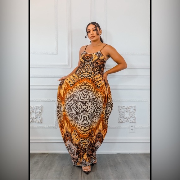 Elegant Animal Print Maxi Dress - Picture 2 of 5